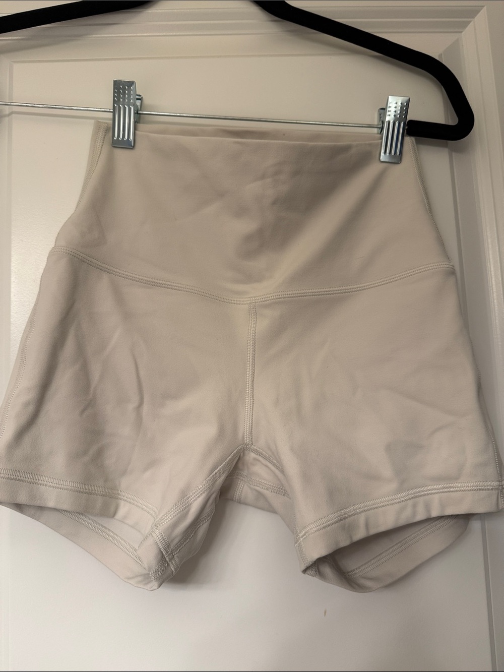 Lululemon Align High Rise Short 4" Bone Size 4 - Picture 3 of 3
